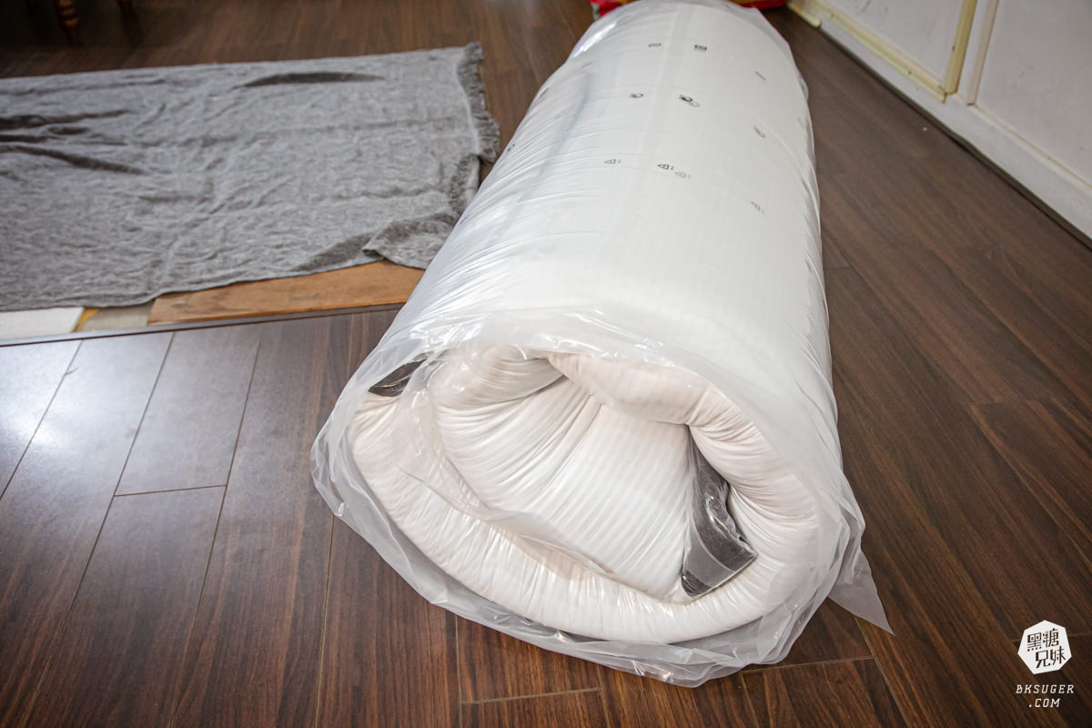 EMMA 床墊推薦開箱|石墨烯黑鑽床墊、保潔墊推薦,好睡的涼感科技黑鑽石記憶枕!標準雙人床墊可試睡100天、捲包床運送 - 第10張圖 EMMA 床墊推薦開箱|石墨烯黑鑽床墊、保潔墊推薦,好睡的涼感科技黑鑽石記憶枕!標準雙人床墊可試睡100天、捲包床運送