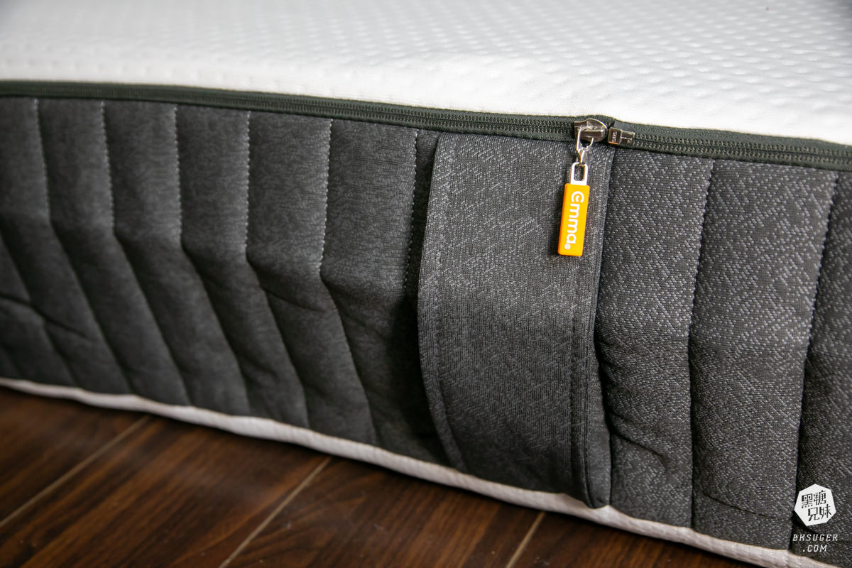 EMMA 床墊推薦開箱|石墨烯黑鑽床墊、保潔墊推薦,好睡的涼感科技黑鑽石記憶枕!標準雙人床墊可試睡100天、捲包床運送 - 第23張圖 EMMA 床墊推薦開箱|石墨烯黑鑽床墊、保潔墊推薦,好睡的涼感科技黑鑽石記憶枕!標準雙人床墊可試睡100天、捲包床運送