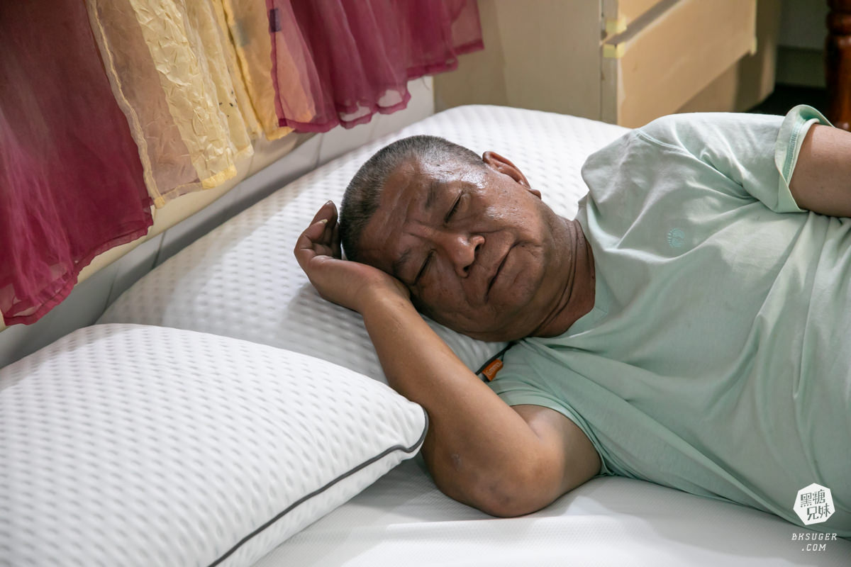 EMMA 床墊推薦開箱|石墨烯黑鑽床墊、保潔墊推薦,好睡的涼感科技黑鑽石記憶枕!標準雙人床墊可試睡100天、捲包床運送 - 第38張圖 EMMA 床墊推薦開箱|石墨烯黑鑽床墊、保潔墊推薦,好睡的涼感科技黑鑽石記憶枕!標準雙人床墊可試睡100天、捲包床運送