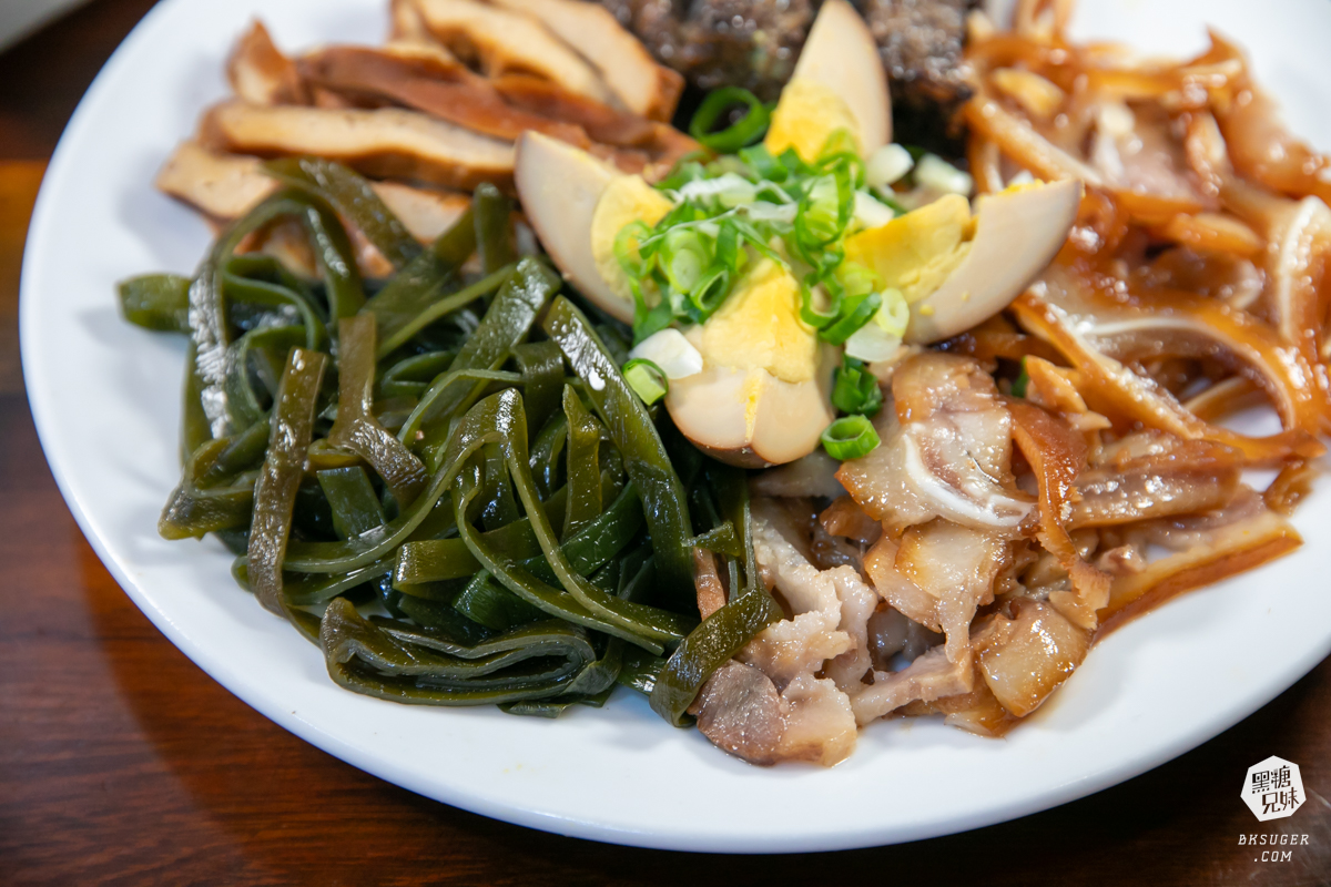 燕巢美食|燕巢風味外省麵-古風裝潢別緻優雅|必吃麻醬麵、牛肉麵、滷味拼盤!在地20年老顧客必追 - 第13張圖 燕巢美食|燕巢風味外省麵-古風裝潢別緻優雅|必吃麻醬麵、牛肉麵、滷味拼盤!在地20年老顧客必追