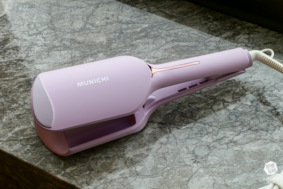 MUNICHI 沐尼黑|雙向負離子水波紋蛋捲夾|36mm打造浪漫韓系波浪捲擁有3檔溫控|國際電壓設計出國也能輕鬆造型 - 第6張圖 MUNICHI 沐尼黑|雙向負離子水波紋蛋捲夾|36mm打造浪漫韓系波浪捲擁有3檔溫控|國際電壓設計出國也能輕鬆造型