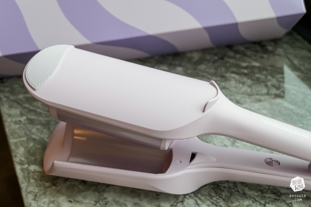 MUNICHI 沐尼黑|雙向負離子水波紋蛋捲夾|36mm打造浪漫韓系波浪捲擁有3檔溫控|國際電壓設計出國也能輕鬆造型 - 第13張圖 MUNICHI 沐尼黑|雙向負離子水波紋蛋捲夾|36mm打造浪漫韓系波浪捲擁有3檔溫控|國際電壓設計出國也能輕鬆造型