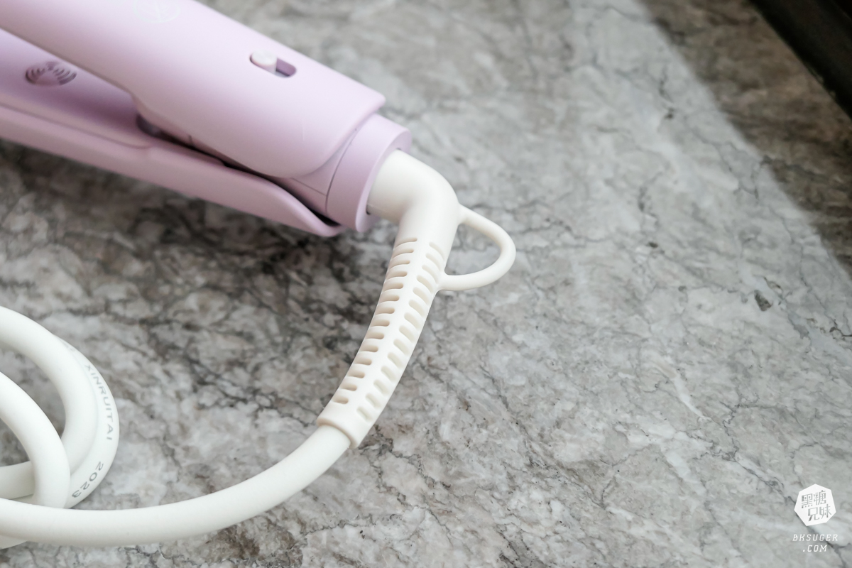 MUNICHI 沐尼黑|雙向負離子水波紋蛋捲夾|36mm打造浪漫韓系波浪捲擁有3檔溫控|國際電壓設計出國也能輕鬆造型 - 第14張圖 MUNICHI 沐尼黑|雙向負離子水波紋蛋捲夾|36mm打造浪漫韓系波浪捲擁有3檔溫控|國際電壓設計出國也能輕鬆造型