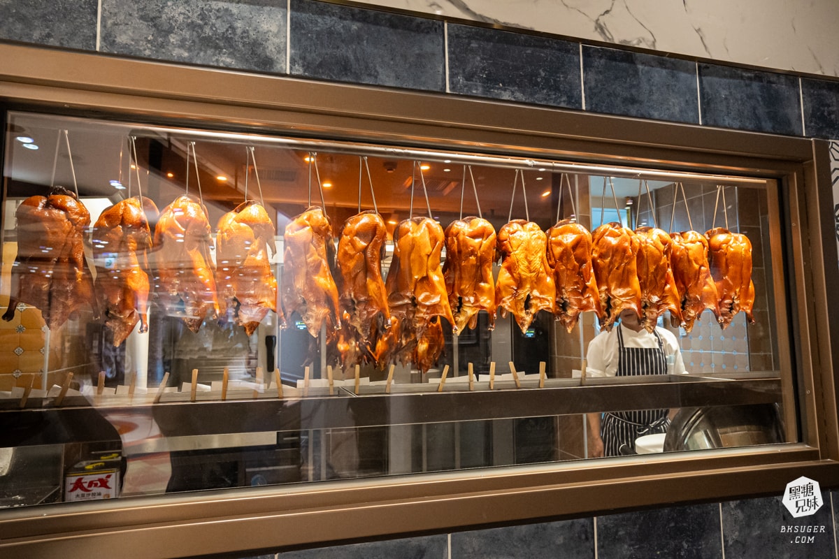 高雄烤鴨餐廳推薦|上菜片皮鴨專賣店夢時代店|漢來美食2.8公斤櫻桃鴨桌邊現片 - 第3張圖 高雄烤鴨餐廳推薦|上菜片皮鴨專賣店夢時代店|漢來美食2.8公斤櫻桃鴨桌邊現片