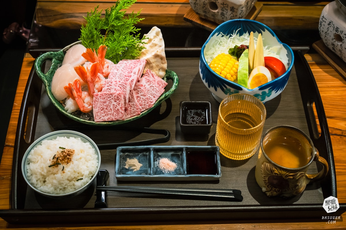 萩椛炸牛排牛かつ專門店|高雄炸牛排餐廳|輕軌光榮碼頭站旁美食推薦 - 第8張圖 萩椛炸牛排牛かつ專門店|高雄炸牛排餐廳|輕軌光榮碼頭站旁美食推薦