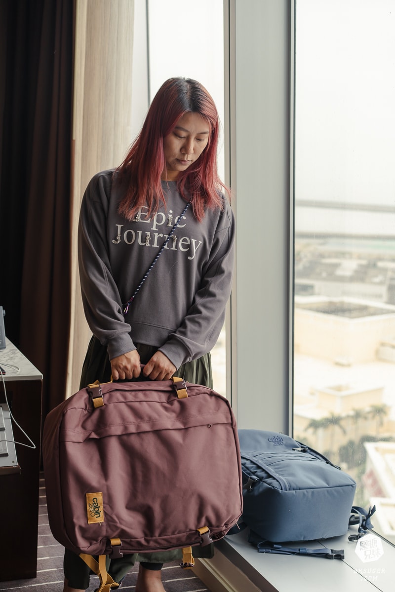 CabinZero英國輕旅登機後背包|搭乘廉航航空不買行李的必備背包-最大尺寸背包 36L軍用款、44L登機開箱|可放筆電 - 第25張圖 CabinZero英國輕旅登機後背包|搭乘廉航航空不買行李的必備背包-最大尺寸背包 36L軍用款、44L登機開箱|可放筆電