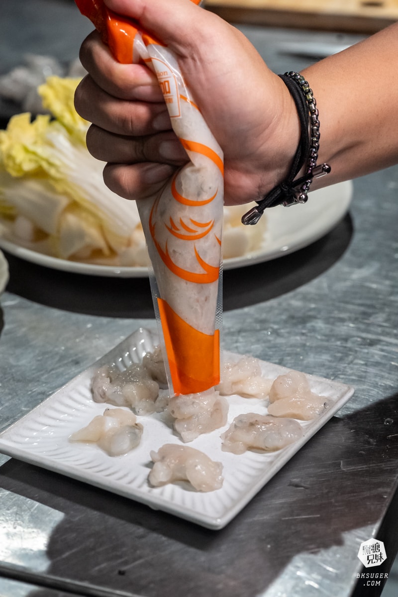 漢來美食|Q粉酸湯魚-在家就能吃美味的酸湯魚|干貝魚卵蝦滑、霸王咕溜蝦滑、手工霸王干貝丸、辣味牛三寶 - 第28張圖 漢來美食|Q粉酸湯魚-在家就能吃美味的酸湯魚|干貝魚卵蝦滑、霸王咕溜蝦滑、手工霸王干貝丸、辣味牛三寶