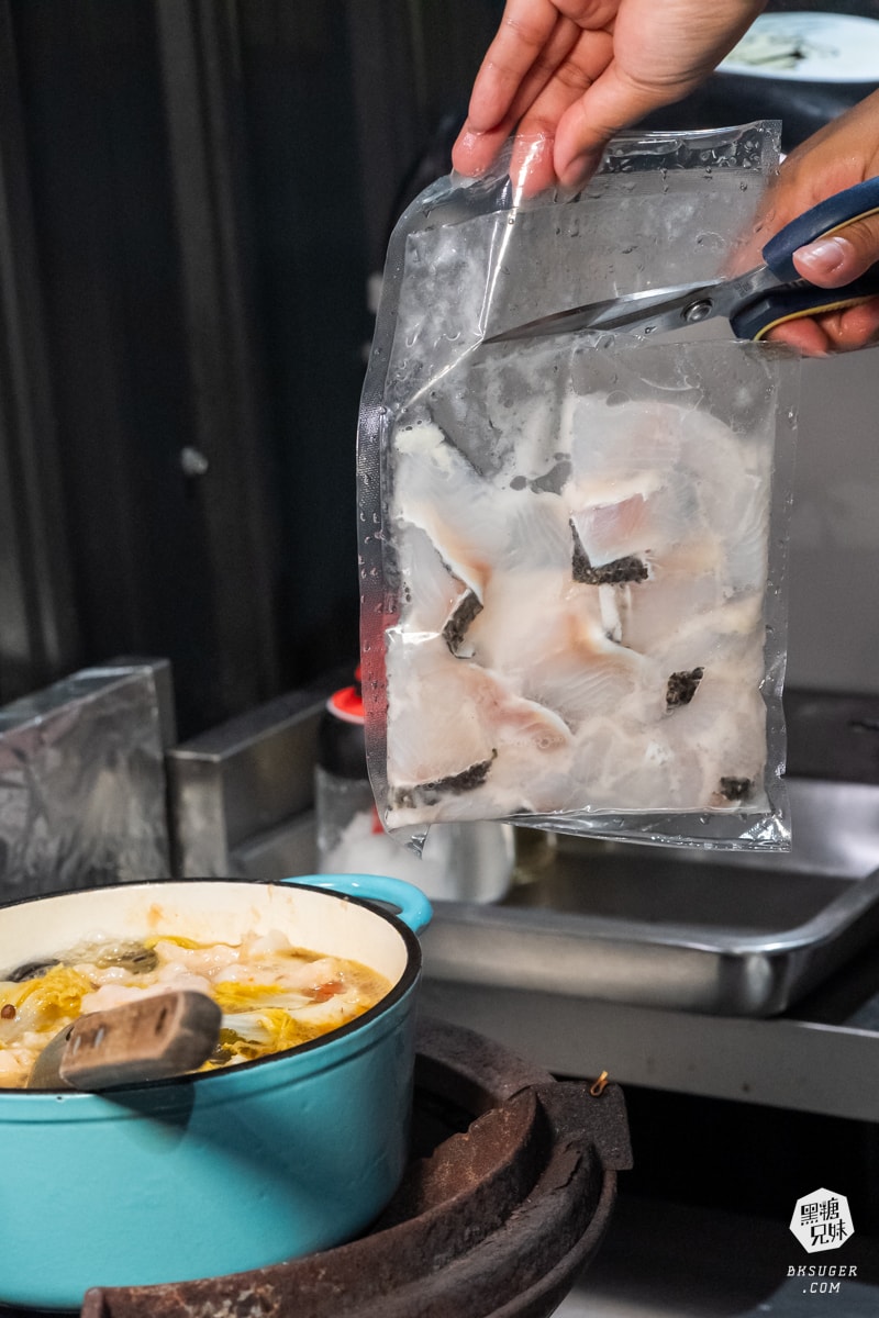 漢來美食|Q粉酸湯魚-在家就能吃美味的酸湯魚|干貝魚卵蝦滑、霸王咕溜蝦滑、手工霸王干貝丸、辣味牛三寶 - 第17張圖 漢來美食|Q粉酸湯魚-在家就能吃美味的酸湯魚|干貝魚卵蝦滑、霸王咕溜蝦滑、手工霸王干貝丸、辣味牛三寶