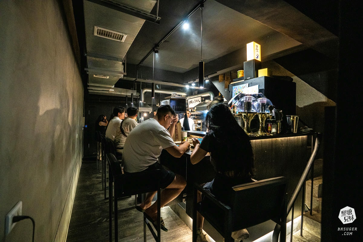 高雄居酒屋-墨岩。居酒屋。小物|隱身駁二鐵道的深夜食堂|兩位帥氣主廚的創意日式料理盛宴 - 第7張圖 高雄居酒屋-墨岩。居酒屋。小物|隱身駁二鐵道的深夜食堂|兩位帥氣主廚的創意日式料理盛宴