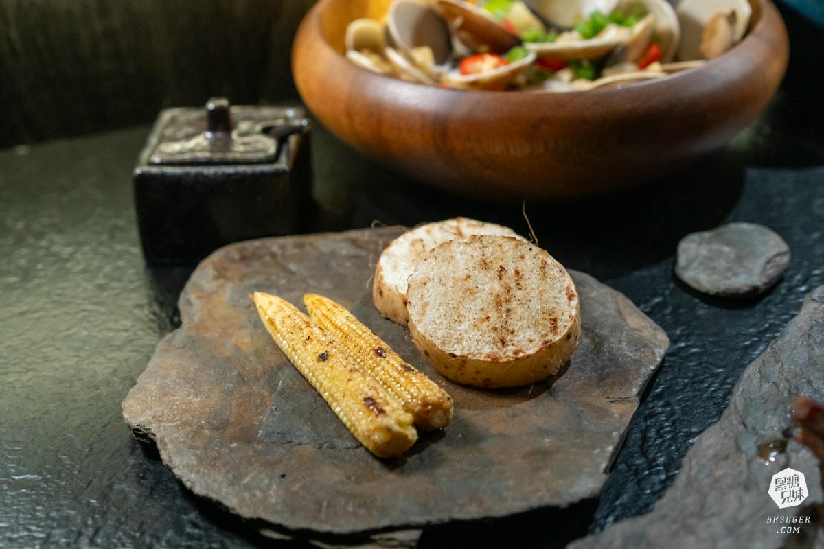 高雄居酒屋-墨岩。居酒屋。小物|隱身駁二鐵道的深夜食堂|兩位帥氣主廚的創意日式料理盛宴 - 第28張圖 高雄居酒屋-墨岩。居酒屋。小物|隱身駁二鐵道的深夜食堂|兩位帥氣主廚的創意日式料理盛宴