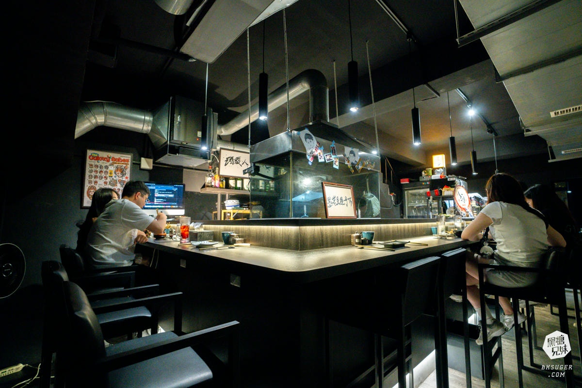 高雄居酒屋-墨岩。居酒屋。小物|隱身駁二鐵道的深夜食堂|兩位帥氣主廚的創意日式料理盛宴 - 第4張圖 高雄居酒屋-墨岩。居酒屋。小物|隱身駁二鐵道的深夜食堂|兩位帥氣主廚的創意日式料理盛宴