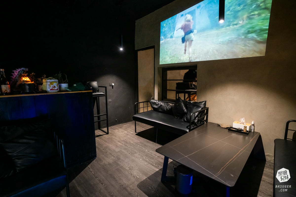 高雄居酒屋-墨岩。居酒屋。小物|隱身駁二鐵道的深夜食堂|兩位帥氣主廚的創意日式料理盛宴 - 第2張圖 高雄居酒屋-墨岩。居酒屋。小物|隱身駁二鐵道的深夜食堂|兩位帥氣主廚的創意日式料理盛宴