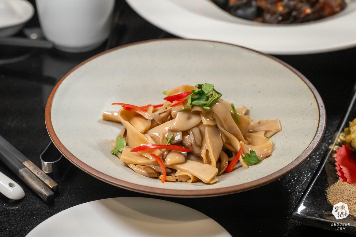 大宅門干鍋鴨頭｜北高雄聚餐推薦｜長輩闔家聚餐超推薦👍與你想像中的乾鍋料理不一樣