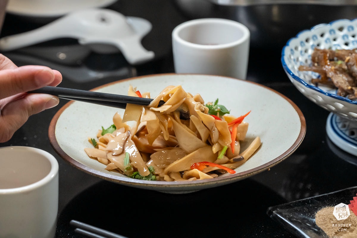 大宅門干鍋鴨頭｜北高雄聚餐推薦｜長輩闔家聚餐超推薦👍與你想像中的乾鍋料理不一樣