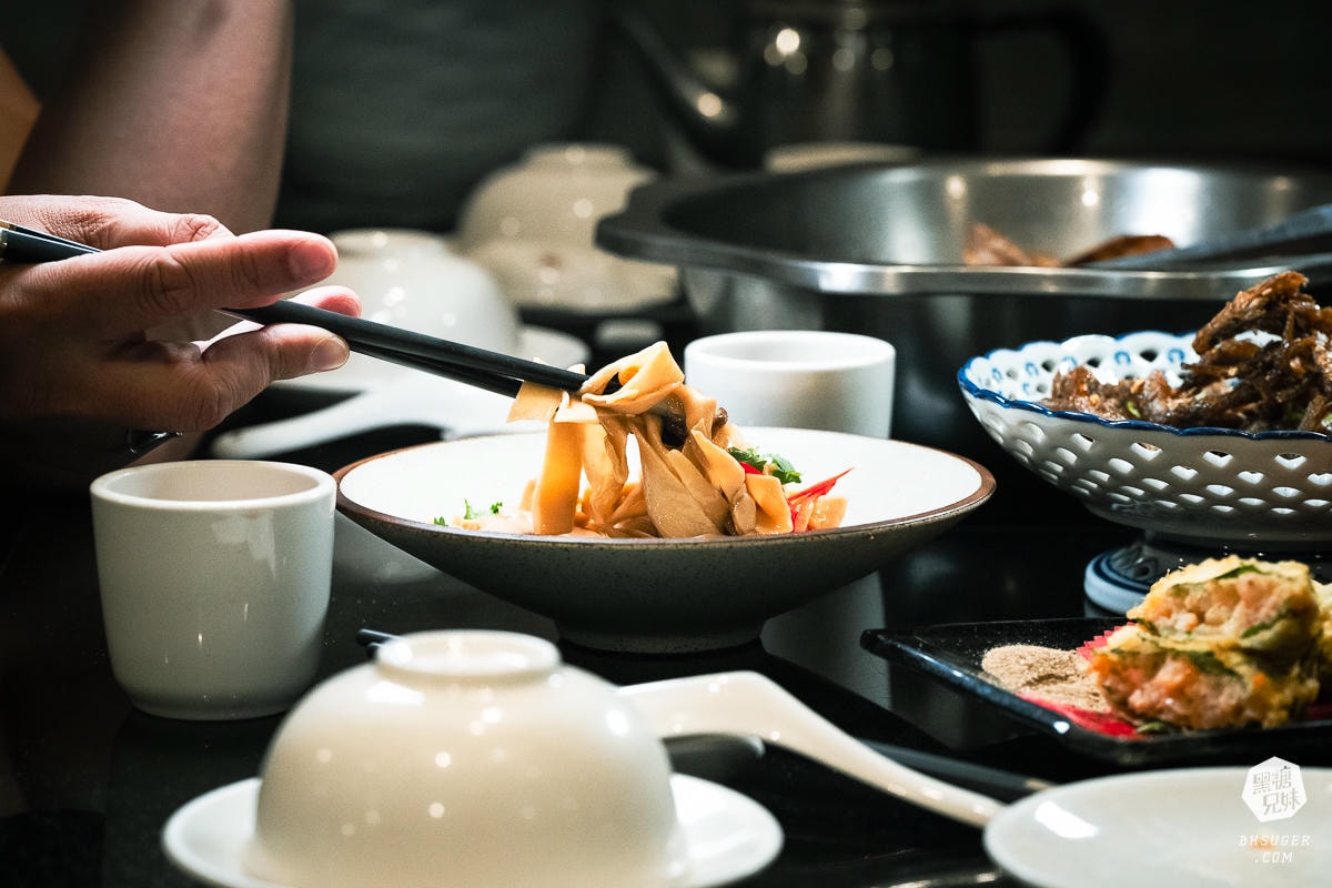 大宅門干鍋鴨頭｜北高雄聚餐推薦｜長輩闔家聚餐超推薦👍與你想像中的乾鍋料理不一樣