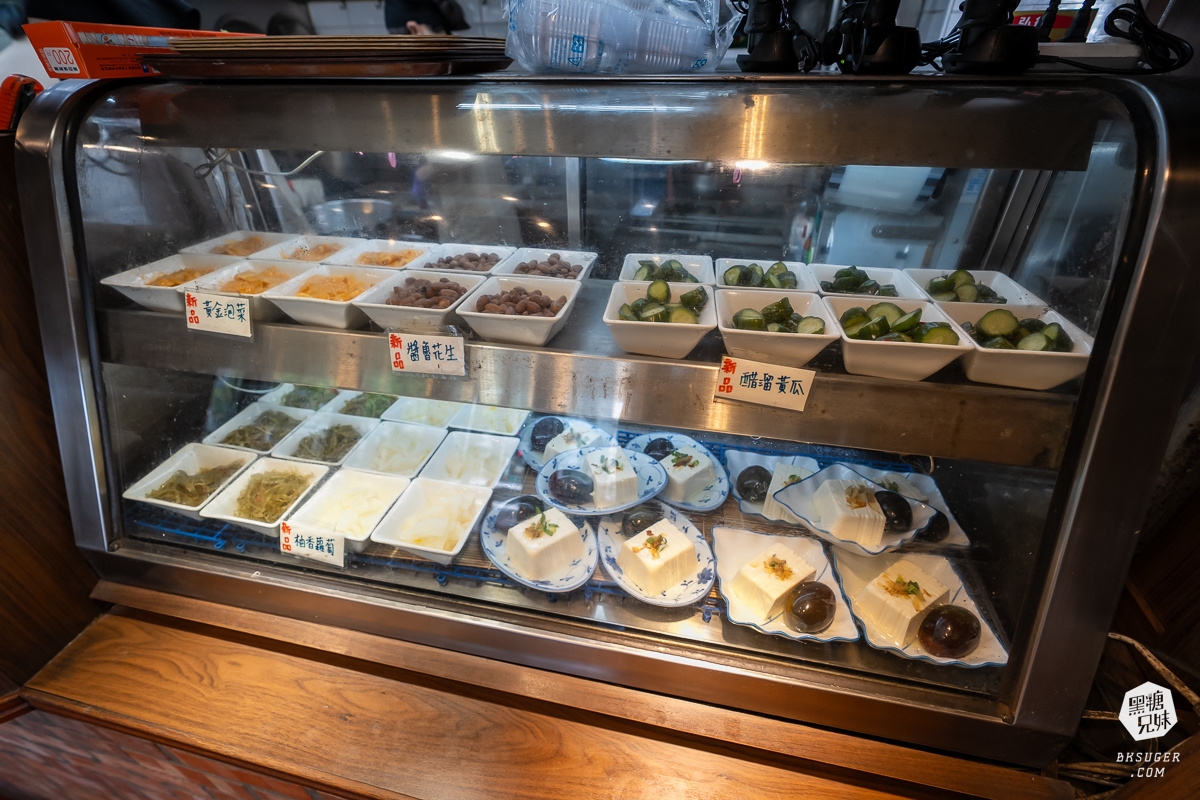 江北食堂風味外省麵｜鳳山必吃美食，復古懷舊風麵館｜鳳山午餐、捷運衛武營美食好選擇