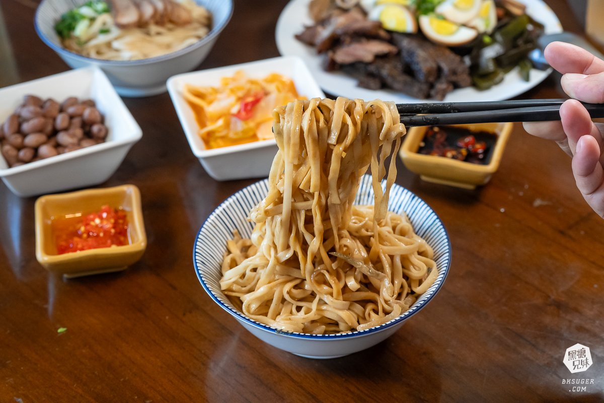 江北食堂風味外省麵｜鳳山必吃美食，復古懷舊風麵館｜鳳山午餐、捷運衛武營美食好選擇