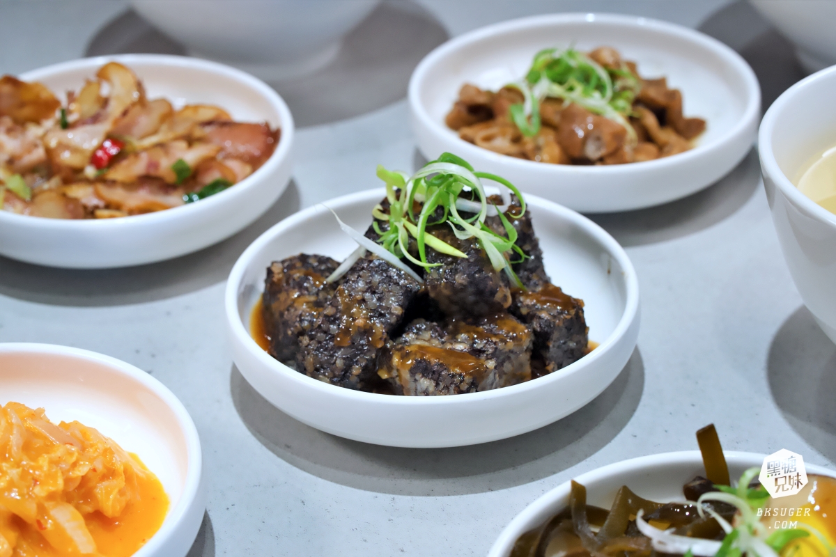 楠梓家樂福美食推薦｜久碗台味麵舖Jowan｜鮮美蒸蛋湯、皮蛋花椒醬拌麵必點、午間用餐不休息超方便