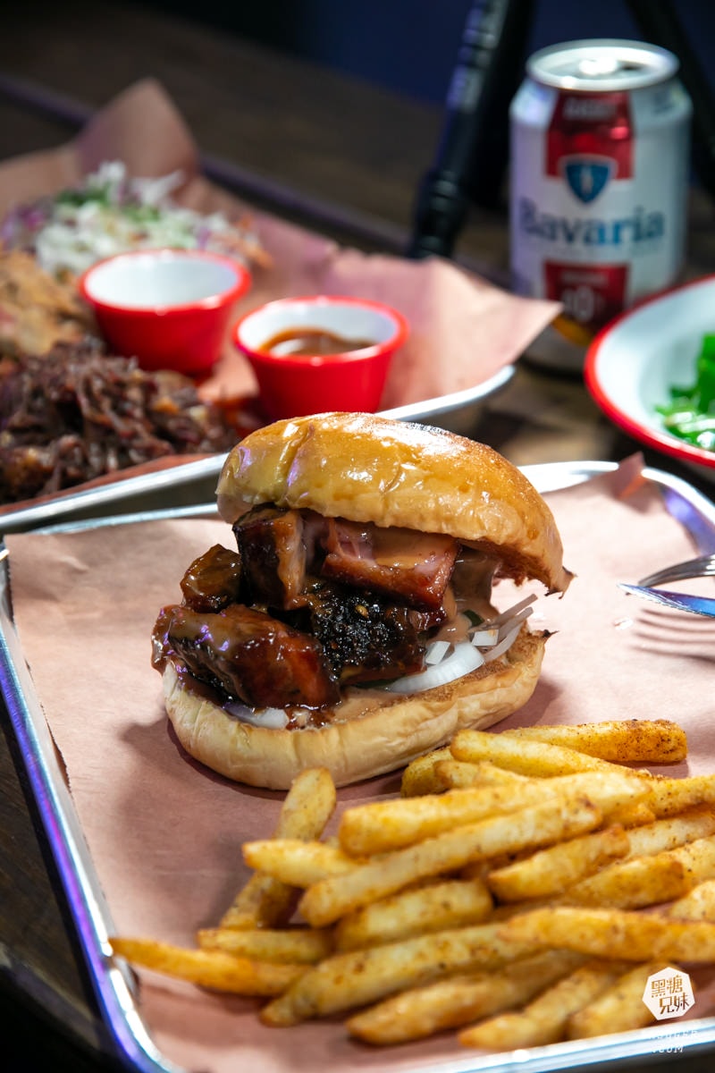 Hot Box Barbecue 美式煙燻烤肉專賣店|不可錯過的極致肉味|高雄最潮的美式煙燻肉店 - 第35張圖 Hot Box Barbecue 美式煙燻烤肉專賣店|不可錯過的極致肉味|高雄最潮的美式煙燻肉店