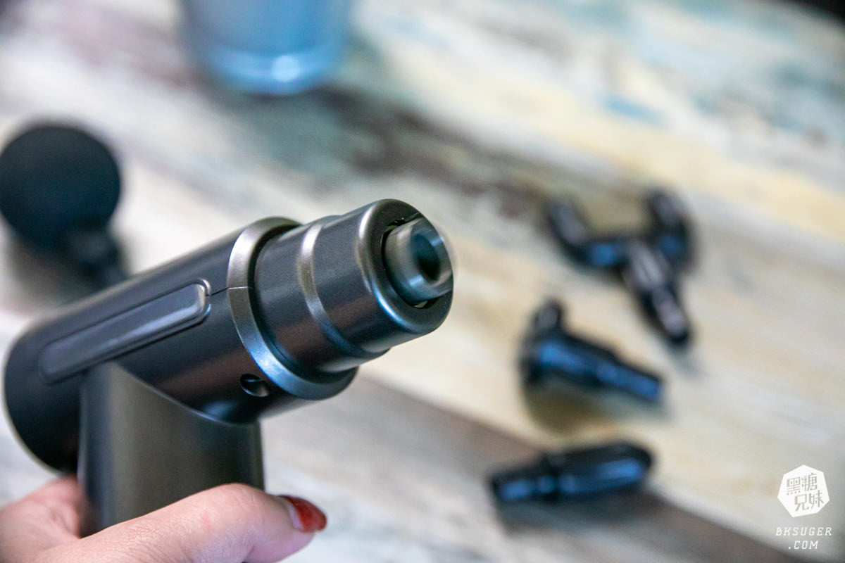 健身肌肉放鬆好夥伴|KINYO隨身舒緩按摩槍|人人必備一隻筋膜槍-平價好上手、低分貝好物|FG-81 - 第11張圖 健身肌肉放鬆好夥伴|KINYO隨身舒緩按摩槍|人人必備一隻筋膜槍-平價好上手、低分貝好物|FG-81