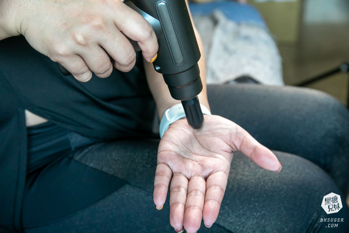 健身肌肉放鬆好夥伴|KINYO隨身舒緩按摩槍|人人必備一隻筋膜槍-平價好上手、低分貝好物|FG-81 - 第24張圖 健身肌肉放鬆好夥伴|KINYO隨身舒緩按摩槍|人人必備一隻筋膜槍-平價好上手、低分貝好物|FG-81